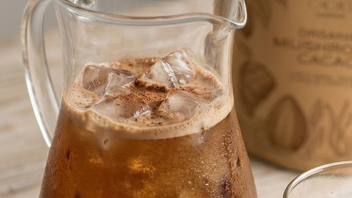 Tônica de Cacau: o drink de cacau com laranja e água tônica
